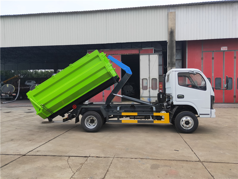 東風(fēng)多利卡5方6方勾臂垃圾車